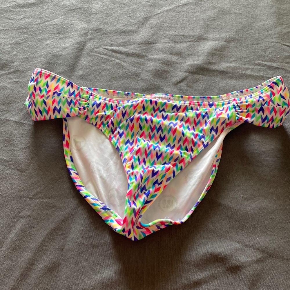 Multi colored bottom